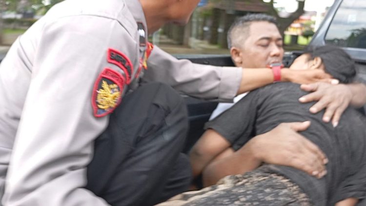 Bripka Anditya Gugur Saat Selamatkan Wisatawan yang Tenggelam di Pantai Pangandaran