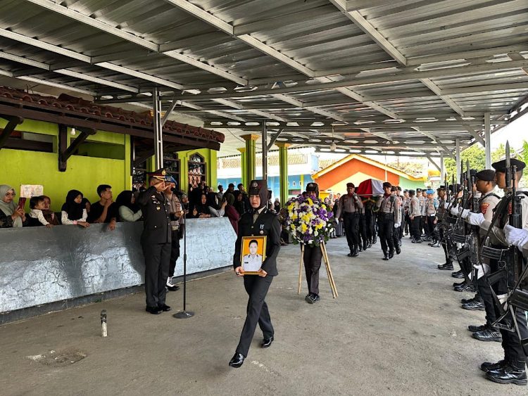 Kapolri Naikkan Pangkat ke Bripka Andithya menjadi Aipda Anumerta