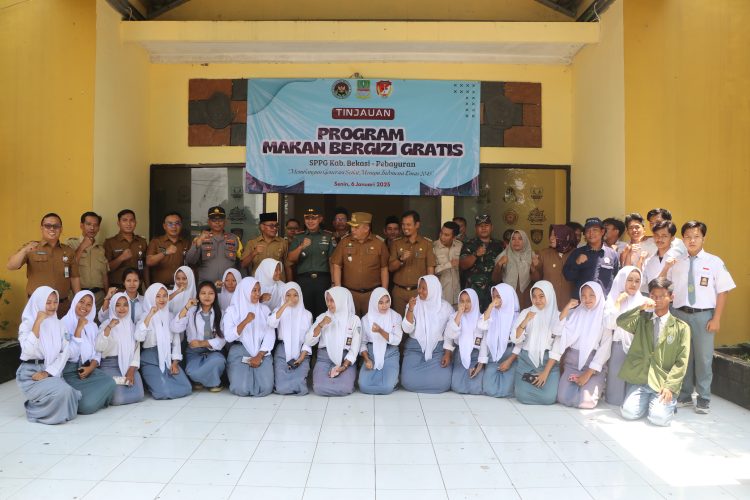 Dandim 0509 Kabupaten Bekasi Bersama Forkompinda Grand Opening Program Makan Bergizi Gratis di SMAN 1 Pebayuran