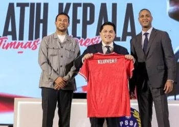 Ketum PSSI Erick Thohir Resmi Perkenalkan Patrick Kluivert dan Denny Landzaat sebagai Bagian Baru Timnas Indonesia