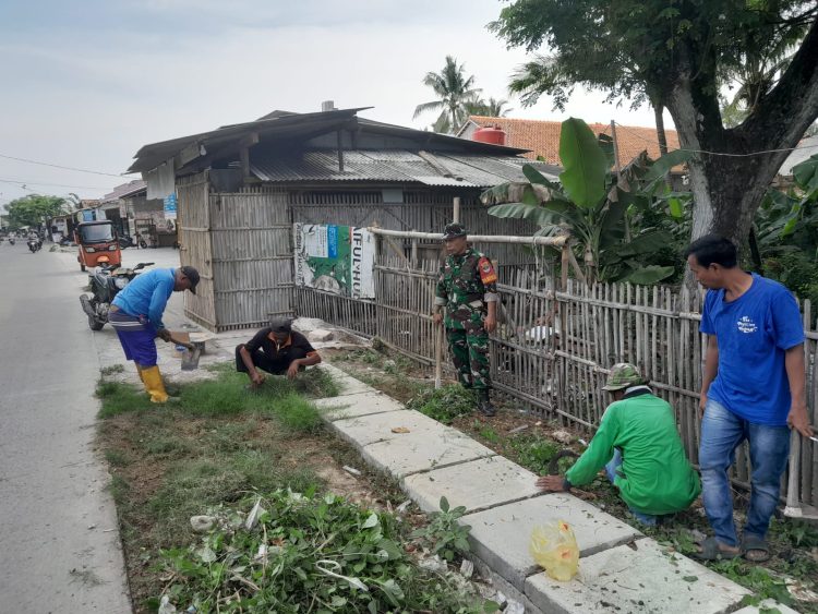 Kerja Bakti Antisipasi Banjir di Desa Karang Setia, Cikarang