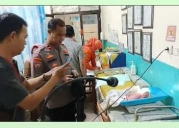 Polisi Serang Lakukan Penyelidikan Penemuan Bayi di Depan Ruko 