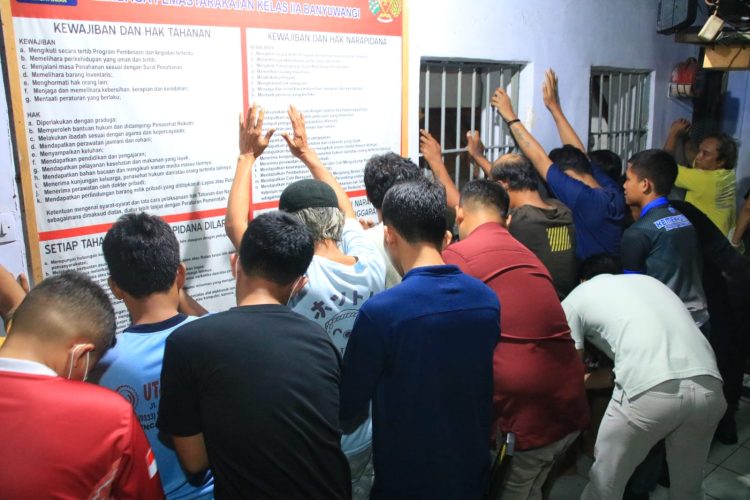 Lapas Banyuwangi Sidak Kamar Warga Binaan Demi Meningkatkan Kewaspadaan Libur Panjang 