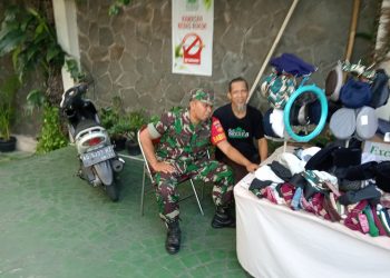 Penjual Peci Jadi Sasaran Komsosnya Babinsa Jayengan
