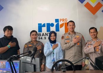 Polda Banten Sosialisasi Penerimaan Siswa SIPSS Tahun 2025 Melalui Talk show di Radio RRI Banten
