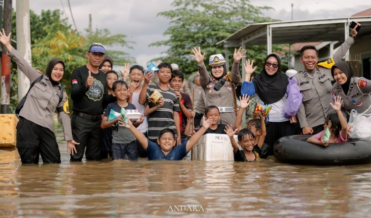 Satlantas Polres Banjar Salurkan Bantuan Sembako bagi Korban Banjir