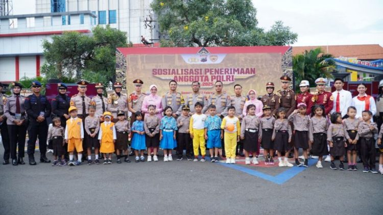 Polri Sosialisasikan Rekrutmen Gratis di CFD Semarang, Masyarakat Diminta Waspada Calo