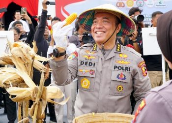 Irwasum Polri dan Wamentan Pimpin Panen Raya Jagung di Madiun