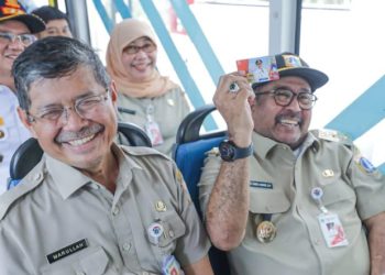 Rano Karno Pilih Naik MRT ke Balai Kota, Janji Perluas Transportasi Gratis di Jakarta