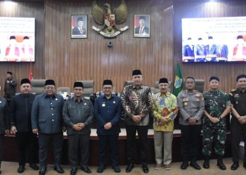 DPRD Kota Bekasi Resmi Tetapkan Tri Adhianto dan Abdul Harris Bobihoe sebagai Wali Kota dan Wakil Wali Kota Terpilih