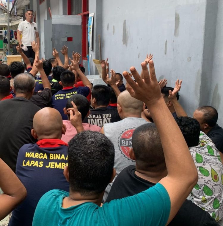 Kalapas Jember Gelar Razia Kamar Hunian, Deteksi Dini Gangguan Keamanan dan Ketertiban