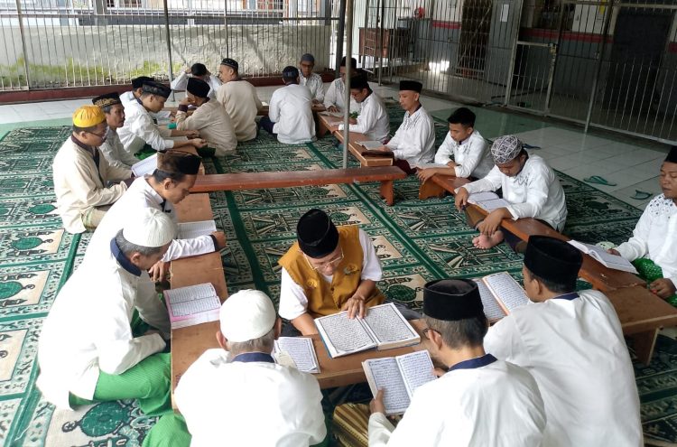 Warga Binaan Lapas Jember Khusyuk Tadarus dan Kajian Hadis di Bulan Ramadhan