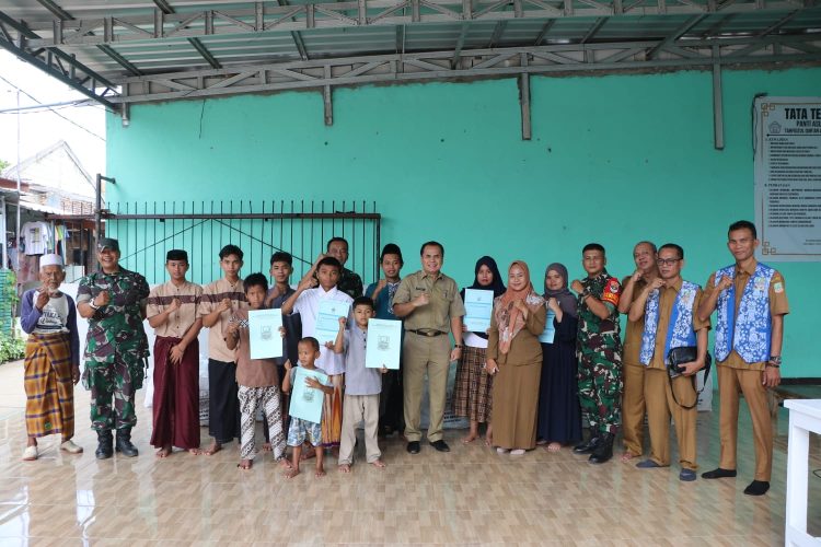 TNI dan Pemda Bekasi Terbitkan Akta Kelahiran untuk 36 Anak Panti