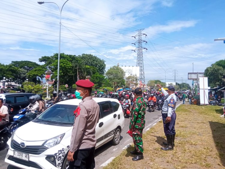 TNI Polri Bersinergi Amankan Arus Mudik Lebaran di Cirebon
