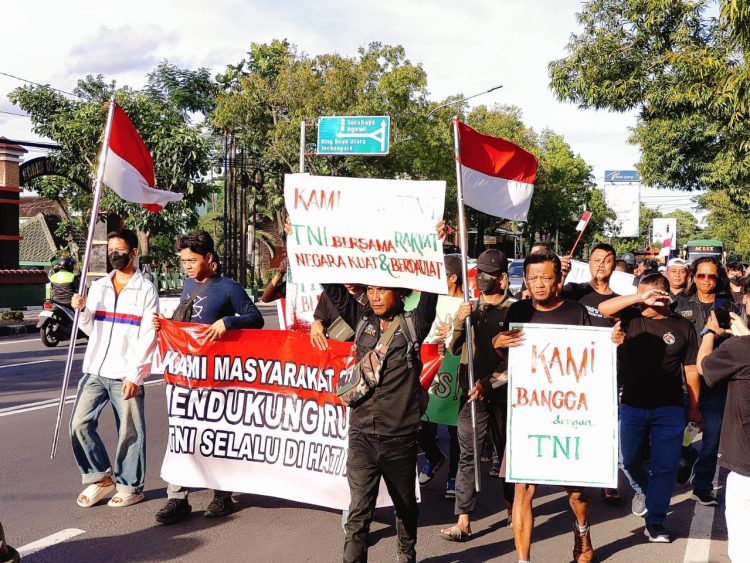 Ratusan Pemuda Sragen Dukung RUU TNI, Gelar Aksi Damai