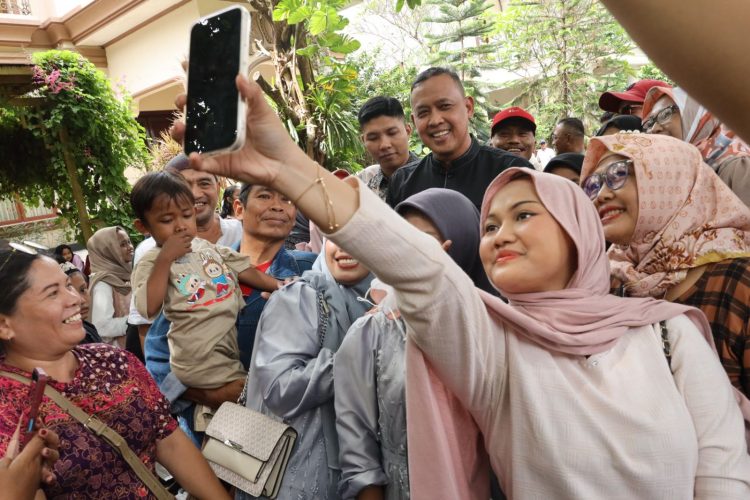 Hari Kedua Open House Wali Kota Bekasi, Ribuan Warga Antusias Hadiri Silaturahmi