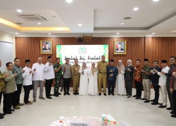 Wali Kota dan Wawali Hadiri Halal Bihalal di DPRD Kota Bekasi