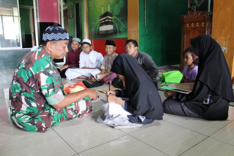 Babinsa Korem 051 Bangun Kebersamaan di Panti Asuhan AS Shogiri