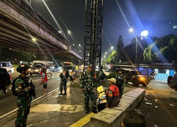 Danramil Pimpin Patroli Malam di Pasar Rebo dan Ciracas