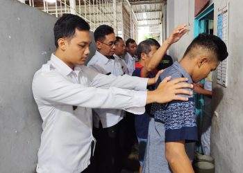 Wujudkan Zero Halinar, Kalapas Jember Pimpin Razia Kamar WBP