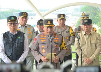 Kapolri Tinjau Arus Balik di KM 70 Tol Cikatama