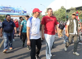 Wali Kota Bekasi Tertibkan Pedagang di CFD Ahmad Yani