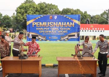 Polresta Cirebon Ubah 4.118 Knalpot Bising Sitaan Jadi Monumen Edukasi