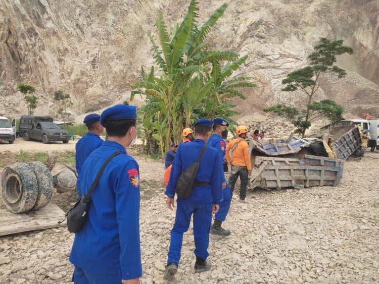 Tanggap Darurat Longsor Gunung Kuda: Tim Gabungan Fokus Evakuasi dan Pemulihan