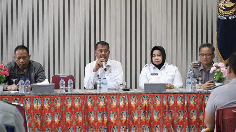 Dirjenpas Tinjau Langsung Kondisi Petugas Lapas Nabire yang Terluka Akibat Kerusuhan