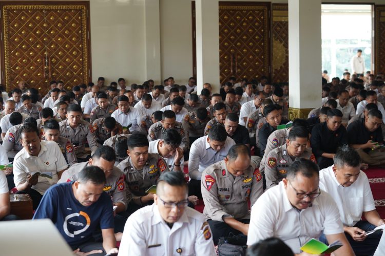 Polda Jabar Gelar Binrohtal Rutin: Perkuat Mental dan Spiritualitas Personel