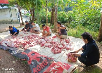Pelaksanaan Kurban di Masjid Raya Ar Rahman Berlangsung Lancar dan Penuh Kebersamaan