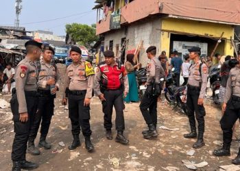 Polda Metro Jaya Kawal Distribusi Bantuan untuk 3.200 Korban Kebakaran di Penjaringan