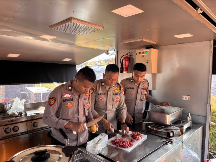 Polisi Dirikan Dapur Umum untuk Korban Kebakaran Kapuk Muara