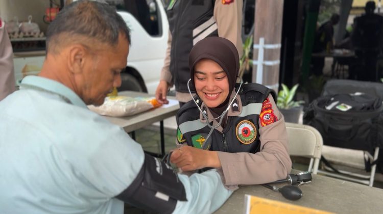 RS Bhayangkara Gelar Bhakti Kesehatan untuk Driver Ojek Online