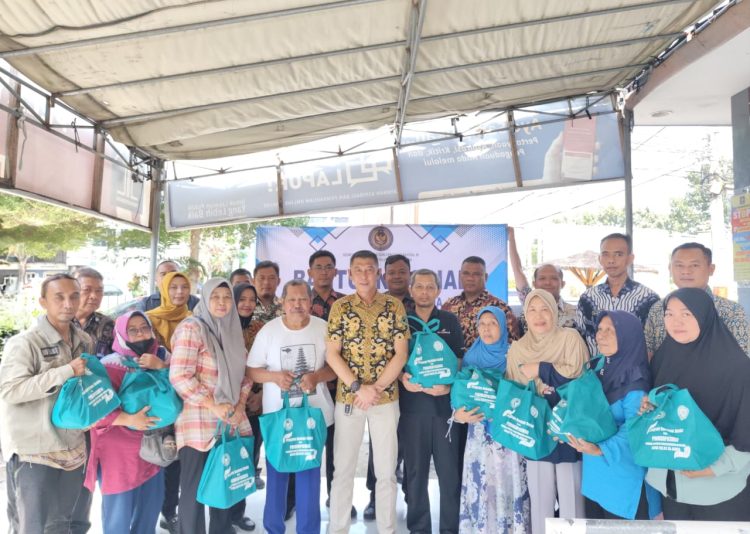 Wujud Nyata Peduli Warga Sekitar, Lapas Jember Salurkan Sembako