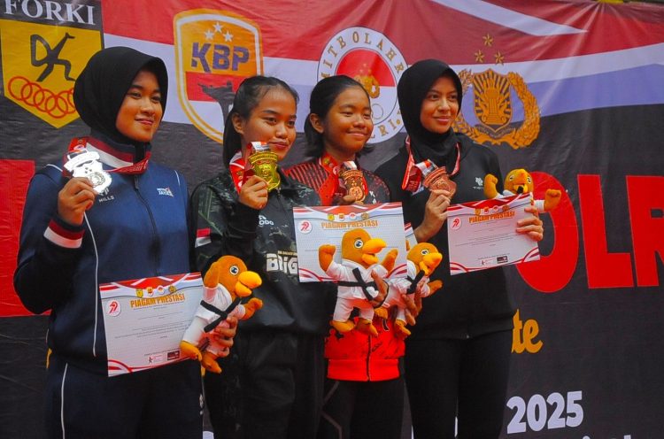 Polwan Brimob Polda Metro Jaya Raih Medali Perak di Piala Kapolri 2025