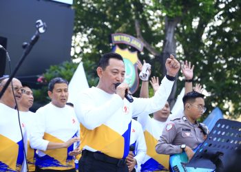 Kapolri Nyanyi Lagu God Bless dan Bon Jovi di CFD Bhayangkara Sport Day 2025