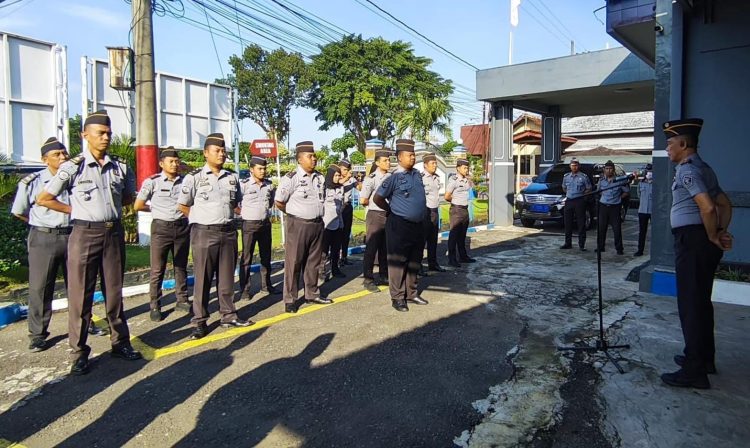 Kalapas Jember Tekankan Mitigasi Risiko dan Reintegrasi Sosial dalam Apel Pagi Pegawai