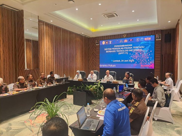 Kemenko Polkam Evaluasi SPPT-TI di NTB, Dorong Optimalisasi Pertukaran Data Antar Penegak Hukum
