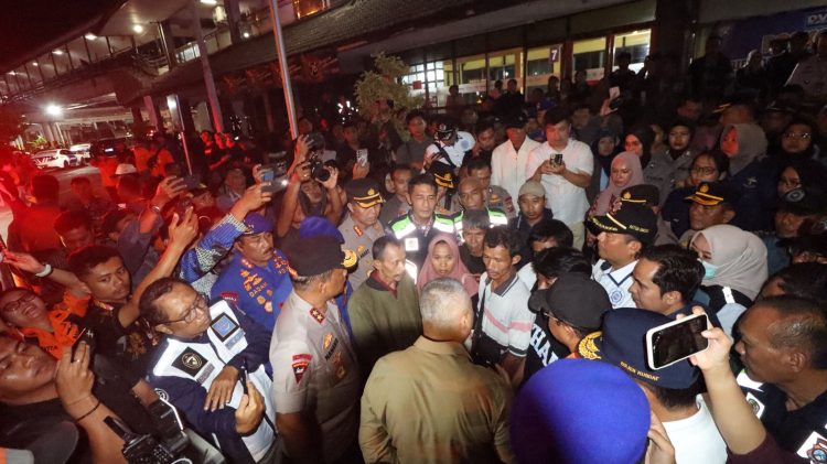 Menhub Tinjau Langsung Penanganan Tragedi KMP Tunu Pratama Jaya di Banyuwangi