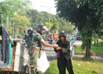 Korem 063 SGJ Tebar Kepedulian Lewat Program Jumat Berkah di Cirebon