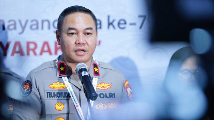 Amarta Binangun, Polri Hadirkan Pagelaran Wayang Kulit untuk Rakyat