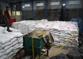 Polisi Gerebek Produksi Gula Ilegal Bermerek Palsu di Banyumas