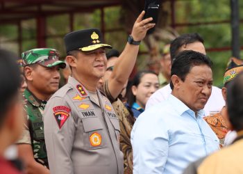 Kapolda Kalteng Dampingi Menteri Desa Tinjau Pembangunan di Bumi Tambun Bungai