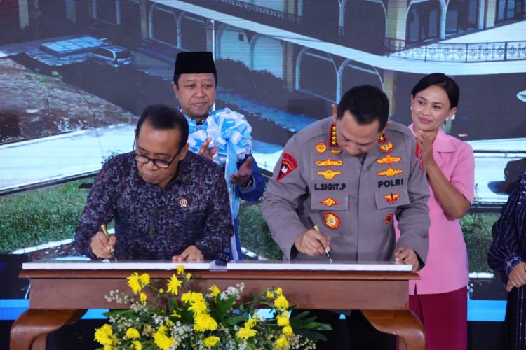 Kapolri Resmikan Dua Sekolah Unggulan Nasional, Siapkan Generasi Emas Berkarakter Bhayangkara