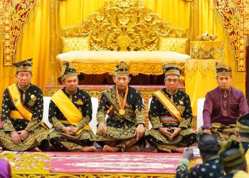 Kapolri Dianugerahi Gelar Adat LAM Riau sebagai Bentuk Penghormatan Budaya Melayu