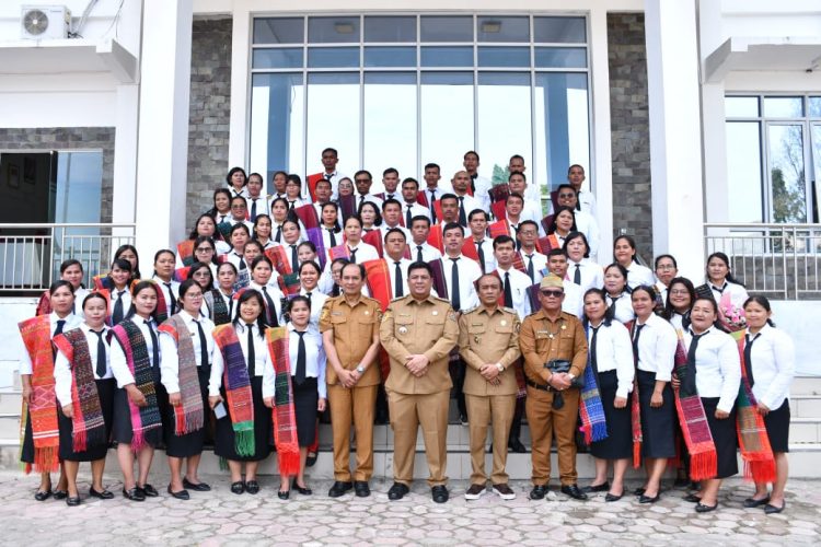 Serahkan 141 SK PPPK Formasi Tahun 2024, Bupati Samosir: Jadilah Pelayan Masyarakat yang Profesional dan Inovatif