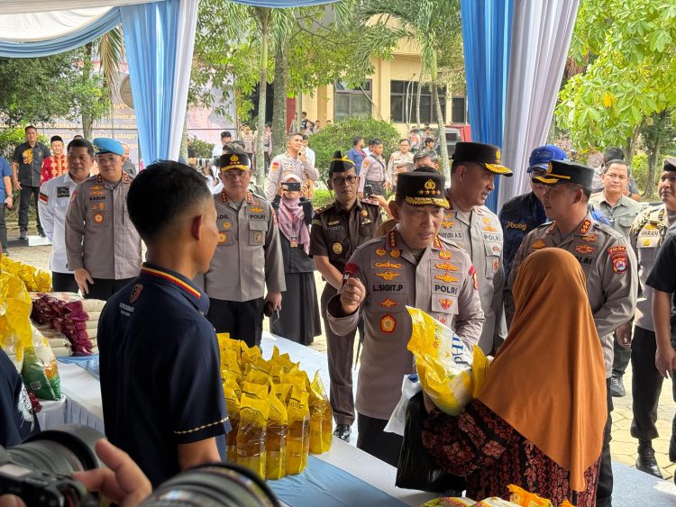 Kapolri Tinjau GPM Polda Banten, 27 Ton Beras SPHP Disalurkan ke Masyarakat