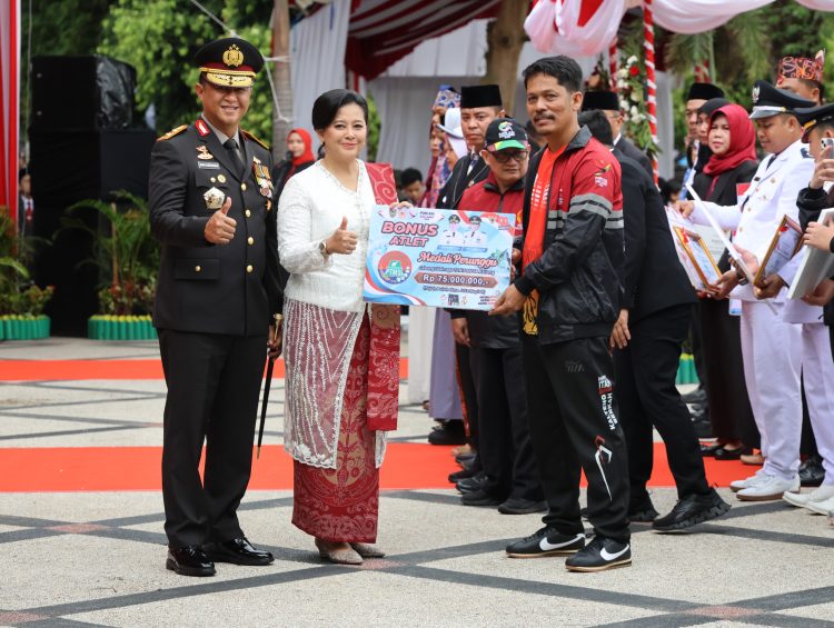 Kapolda Kalteng Hadiri Upacara HUT RI ke-80 di Kantor Gubernur, Palangka Raya
