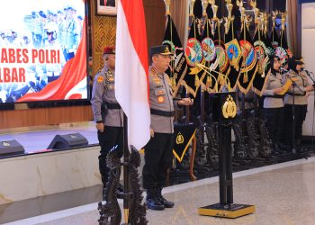 Kapolri Lantik Irwasum, PJU Mabes Polri, dan Enam Kapolda
